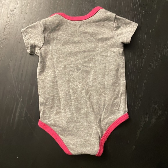 Nike onesie size 3/6M - Picture 2 of 4